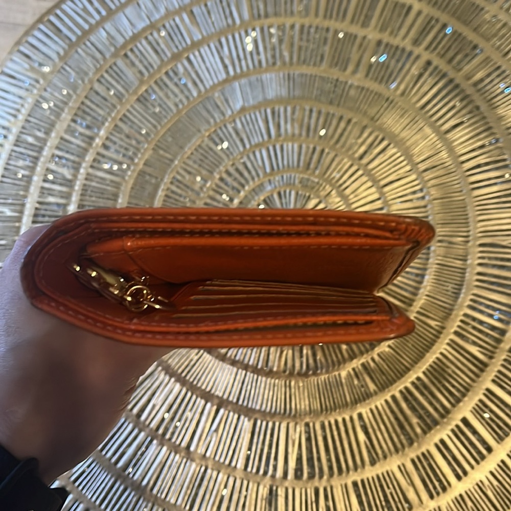 Well loved orange Chanel wallet - Picture 4 of 12